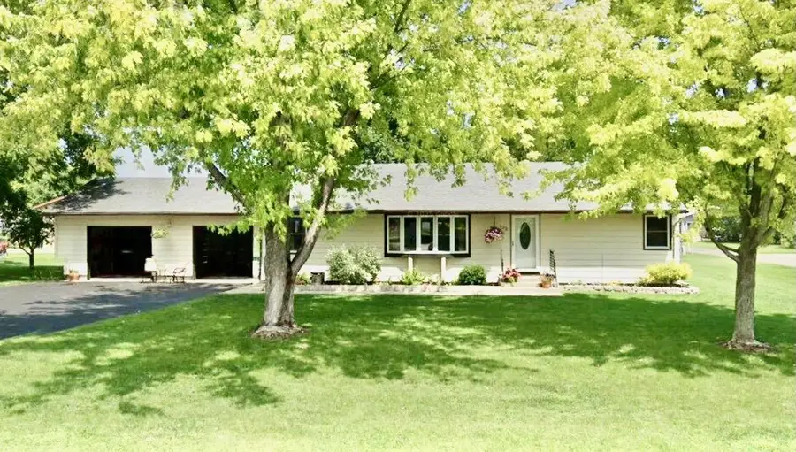 122 W Fir Avenue, Fergus Falls, MN 56537 - #2