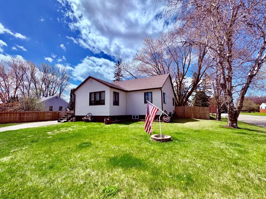 121 5th Avenue Nw, Baudette, MN 56623 - #2
