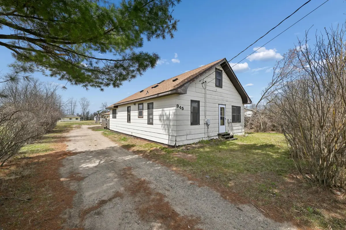 945 East Avenue Ne, Bemidji, MN 56601 - #1