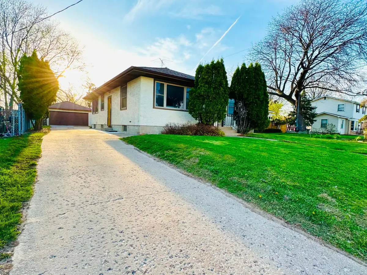 465 Ruth Street N, Saint Paul, MN 55119 - #1