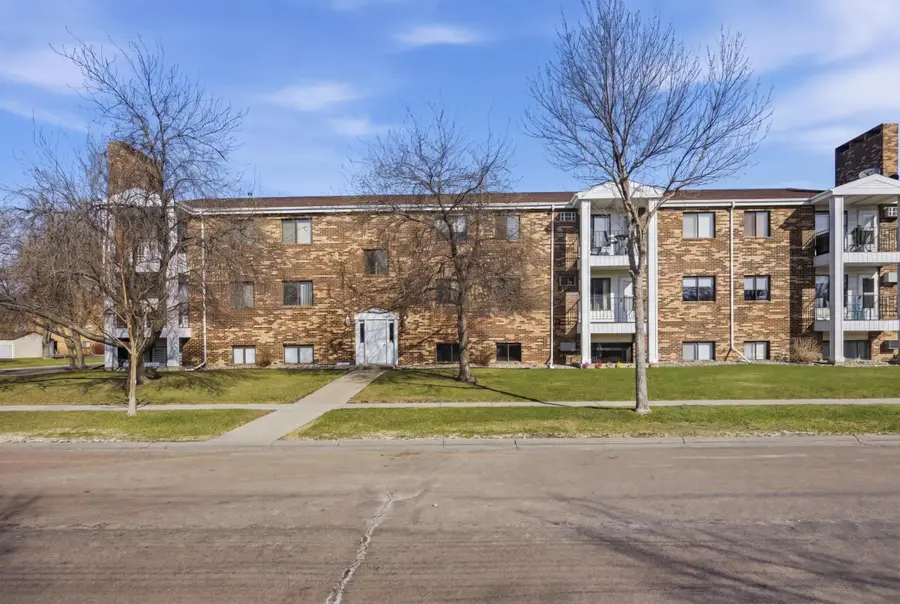 331 Prairiewood Circle S #202, Fargo, ND 58103 - #2
