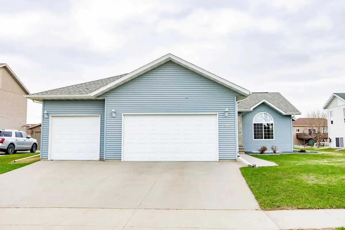 1243 5th Street Nw, West Fargo, ND 58078 - #1