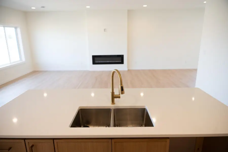 1002 Albert Drive W, West Fargo, ND 58078 - #2