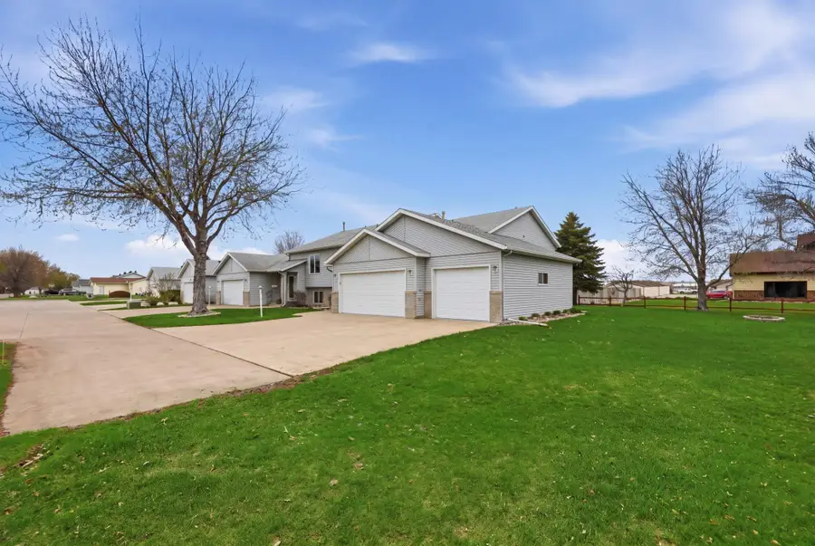 1224 Cedar Way E, West Fargo, ND 58078 - #2