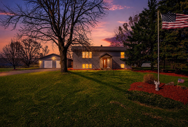 7481 State Street, Clear Lake, MN 55319