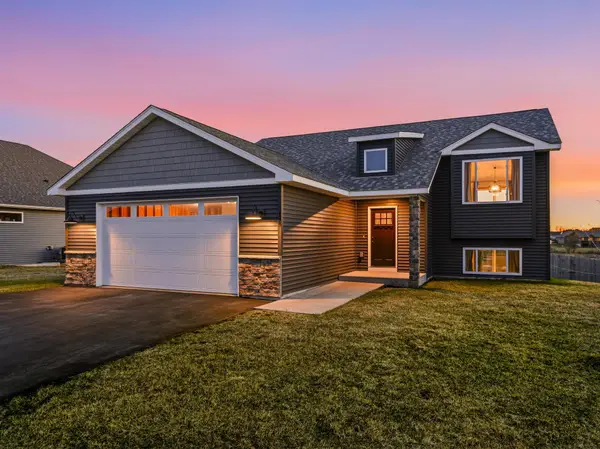 1755 Otter Way, New Richmond, WI 54017