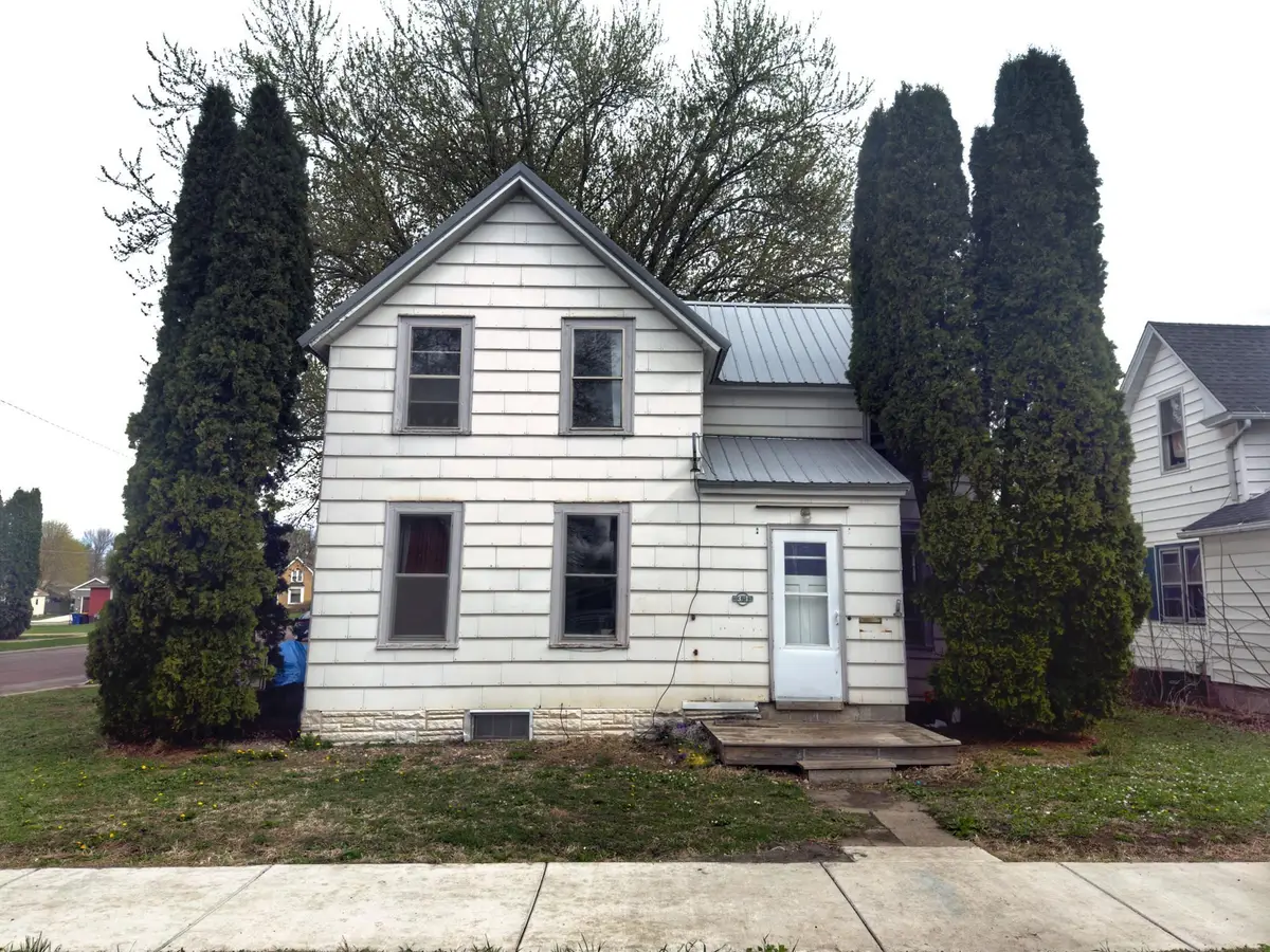 391 W Franklin Street, Wells, MN 56097 - #1