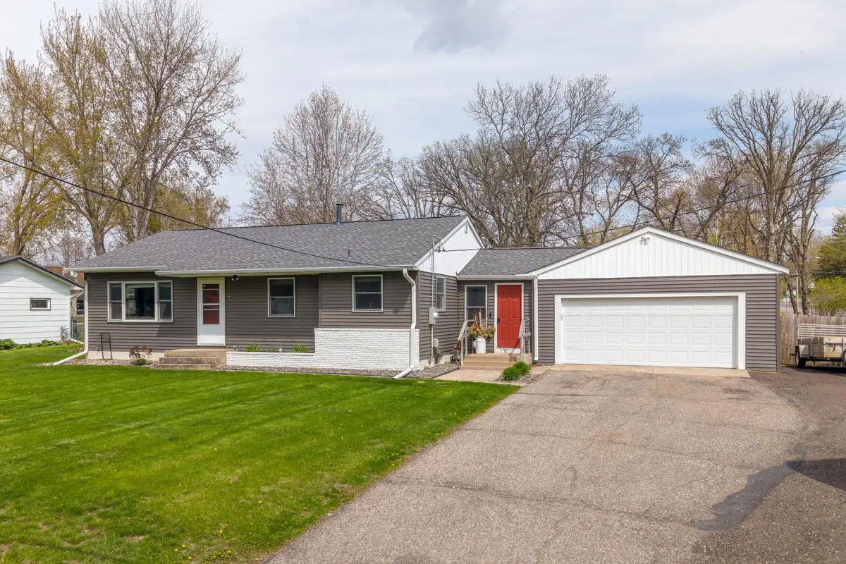 1004 N 4th Avenue N, Sauk Rapids, MN 56379 - #1