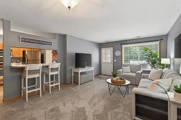401 Leeward Trail, Saint Paul, MN 55129