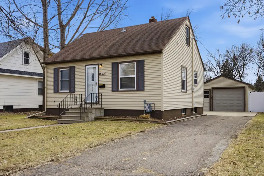 1522 10th Avenue S, Fargo, ND 58103 - #2