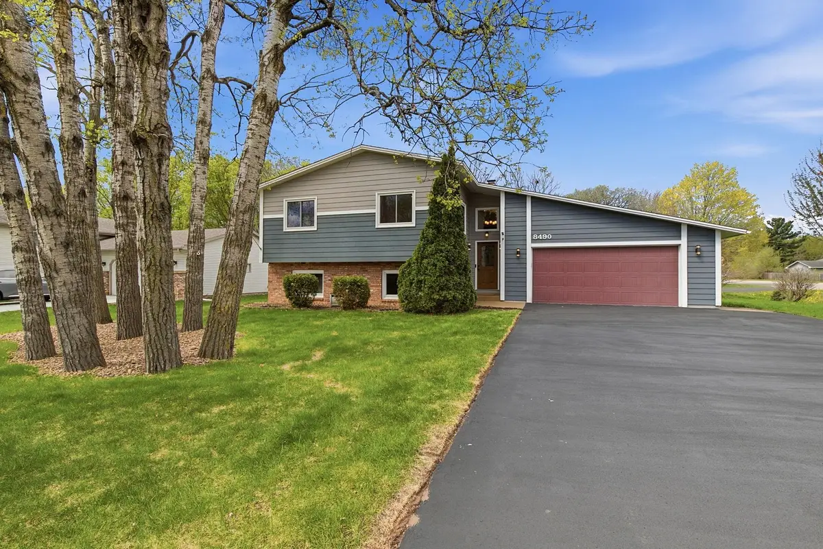 8490 Knollwood Drive, Saint Paul, MN 55112 - #1