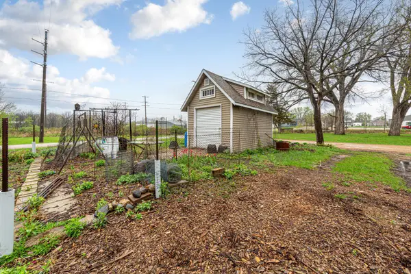 425 2nd Street S, Waterville, MN 56096