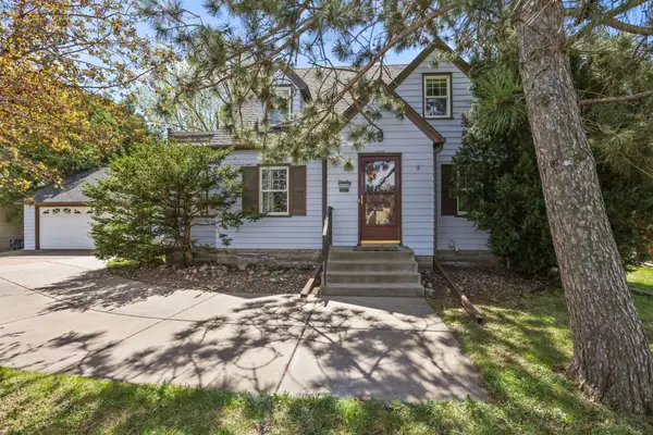 848 Larpenteur Avenue W, Roseville, MN 55113