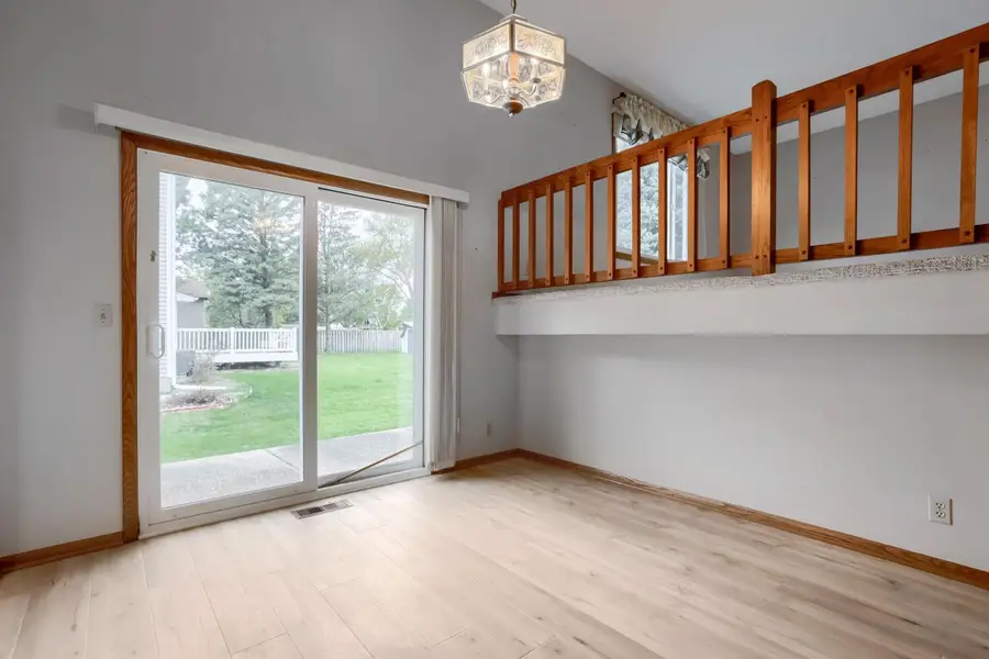 711 Cope Avenue W, Saint Paul, MN 55113 - #3