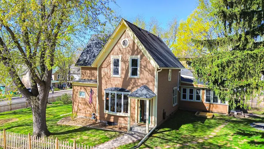 906 4th Street N, Stillwater, MN 55082 - #3