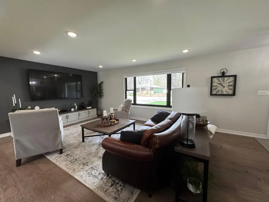 107 W James Avenue, Marshall, MN 56258 - #2