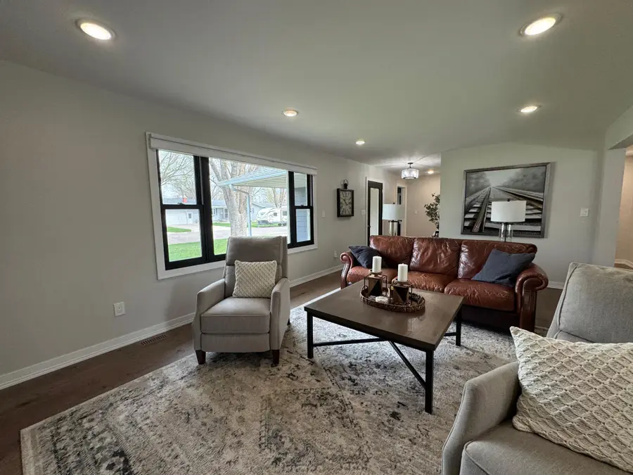 107 W James Avenue, Marshall, MN 56258 - #3