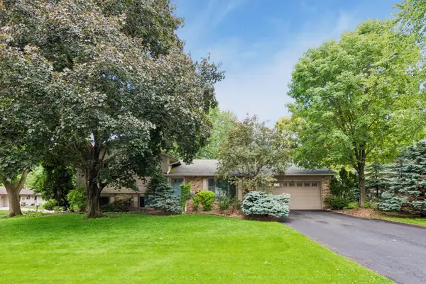 6966 Inskip Avenue S, Cottage Grove, MN 55016