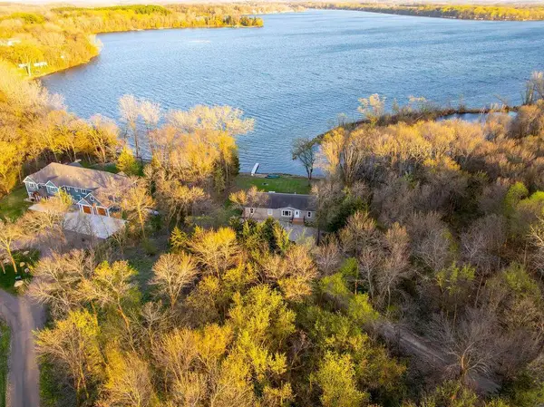 22083 Lake Francis Road, Elysian, MN 56028