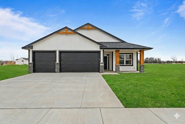 704 7th Avenue Ne, Isanti, MN 55040