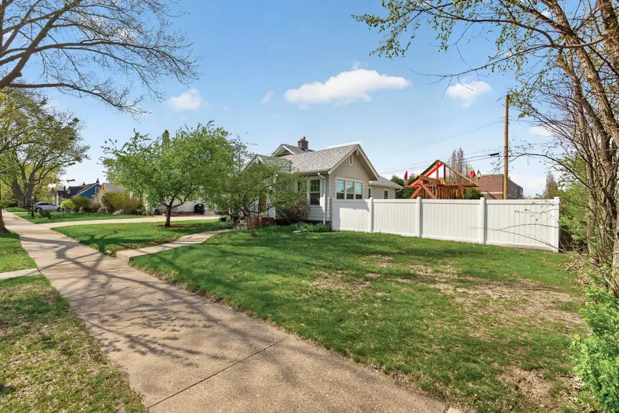 1105 California Avenue W, Saint Paul, MN 55108 - #3
