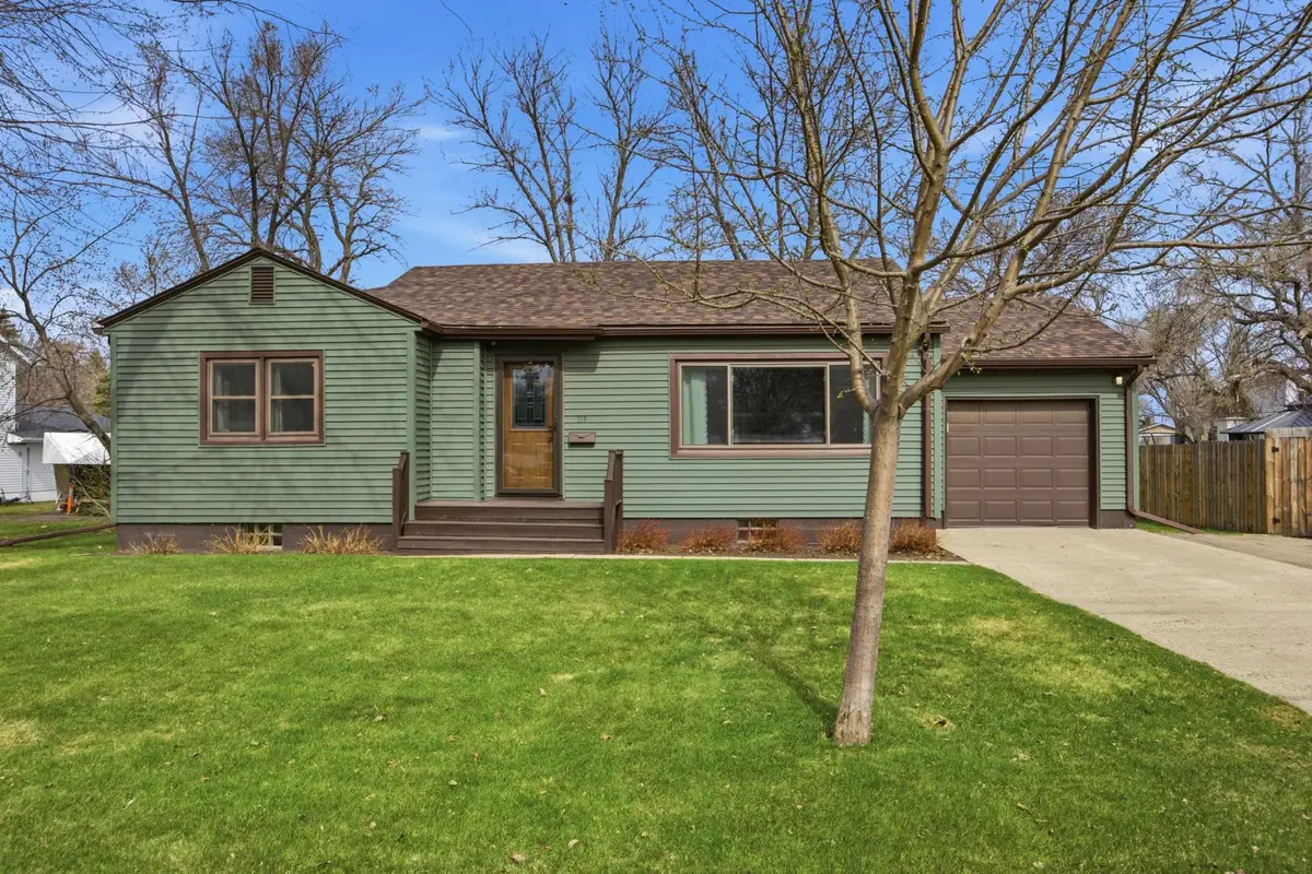 218 10th Avenue, Enderlin, ND 58027 - #1