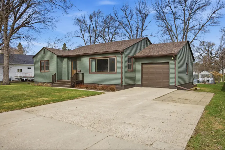 218 10th Avenue, Enderlin, ND 58027 - #2