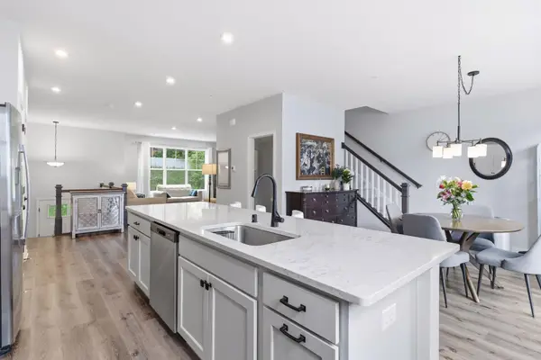 2864 Lexington Place N, Roseville, MN 55113