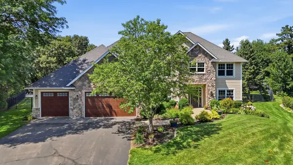 869 Mendakota Court, Saint Paul, MN 55120