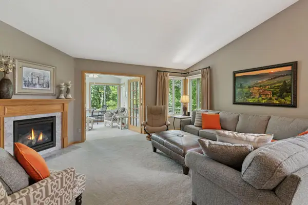 1867 Merlot Curve, Eagan, MN 55122