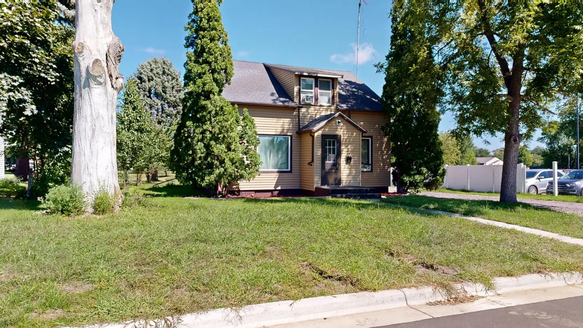 447 E Schlieman Avenue, Appleton, MN 56208 - #1