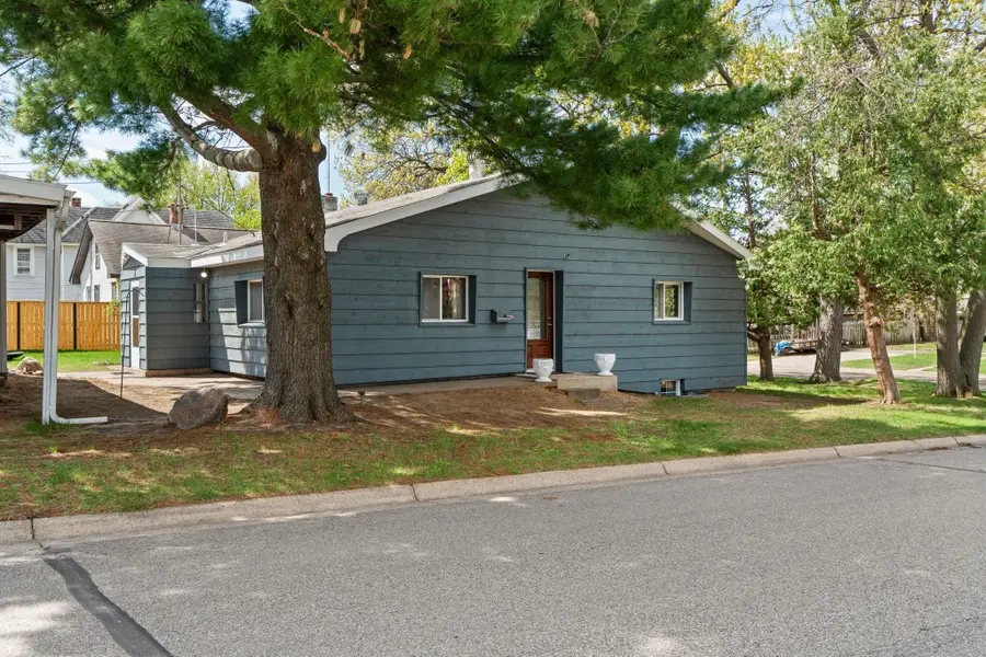 687 4th Avenue Nw, Saint Paul, MN 55112 - #3