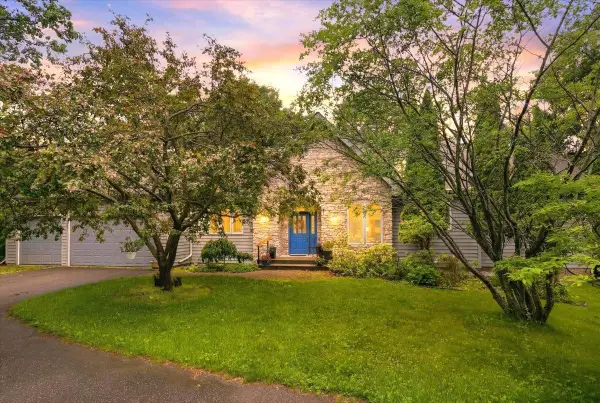 481 Sleepy Hollow Drive, Roberts, WI 54023