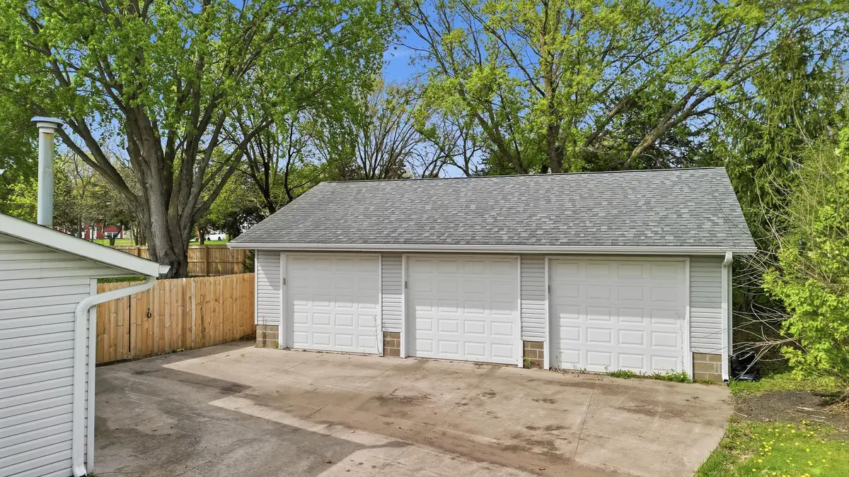 309 8th Avenue Nw, Waseca, MN 56093 - #1