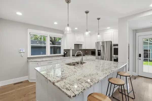 1350 Laurel Avenue, Saint Paul, MN 55104