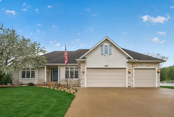 11312 Kenworth Lane, Lakeville, MN 55044