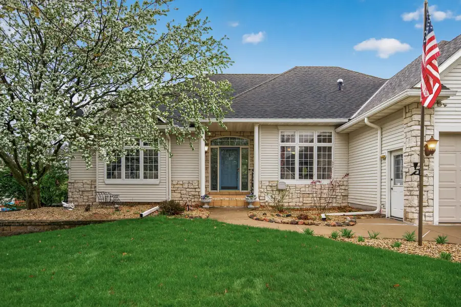 11312 Kenworth Lane, Lakeville, MN 55044 - #2