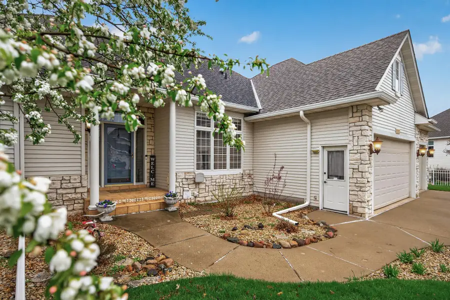 11312 Kenworth Lane, Lakeville, MN 55044 - #3