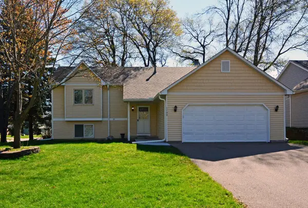 1799 Hilo Avenue N, Oakdale, MN 55128