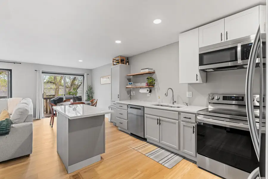 10706 Zinran Circle S, Minneapolis, MN 55438 - #2