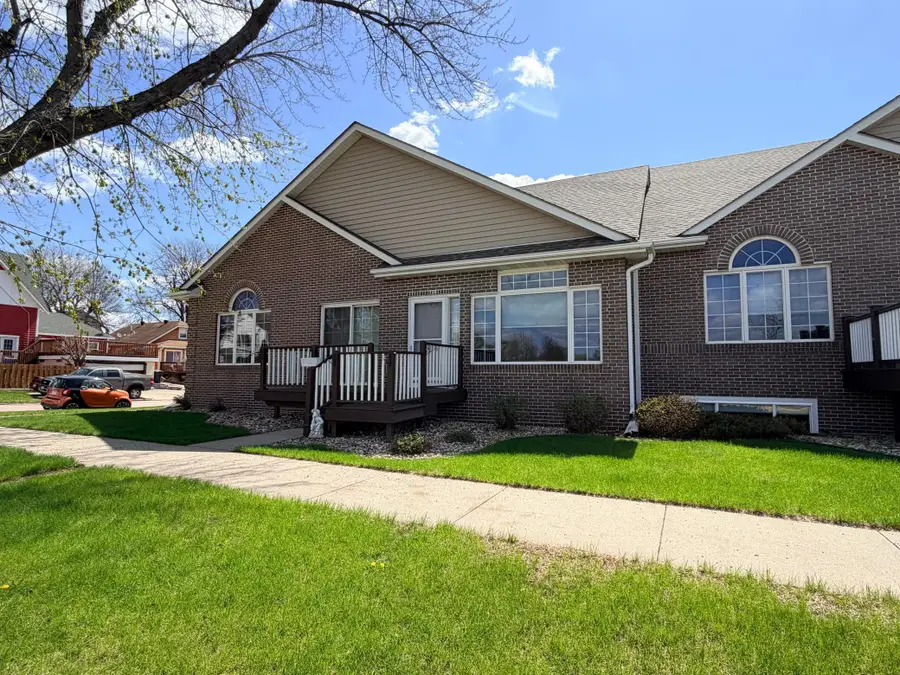 726 3rd Avenue, Worthington, MN 56187 - #2