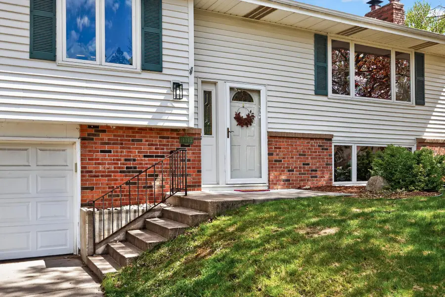 11213 River Hills Drive, Burnsville, MN 55337 - #2