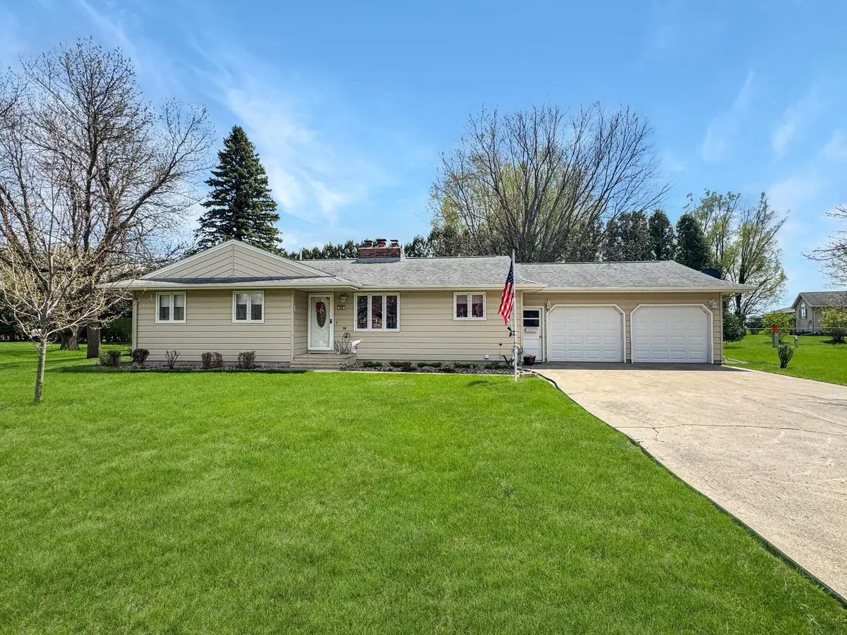 3207 Redwood Avenue, Slayton, MN 56172 - #1