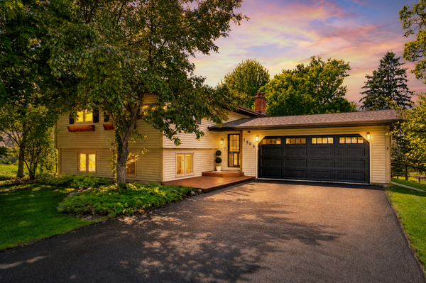 1906 Yorkshire Avenue S, Hopkins, MN 55305