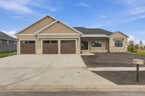 1555 72nd Avenue S, Fargo, ND 58104