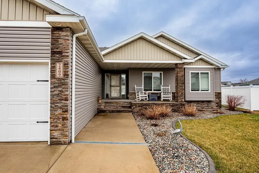 2409 Harbor Lane W, West Fargo, ND 58078 - #2