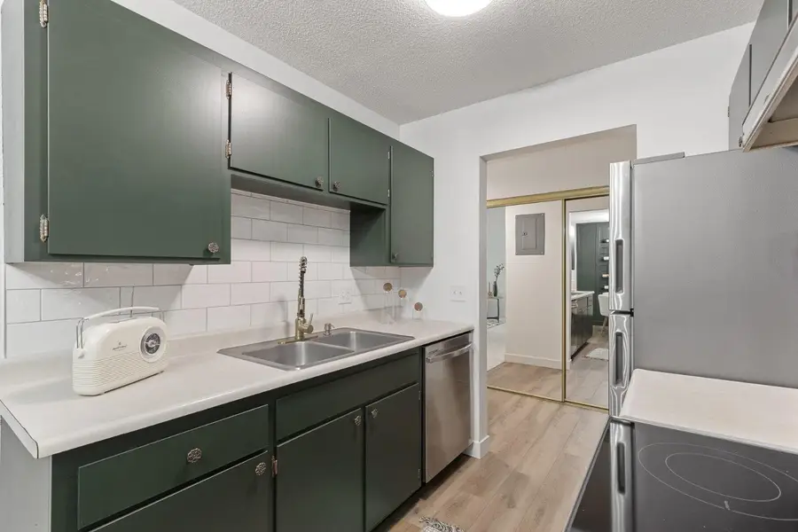 2009 E 122nd Street #C16, Burnsville, MN 55337 - #3