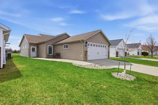 2817 35th Street S, Moorhead, MN 56560