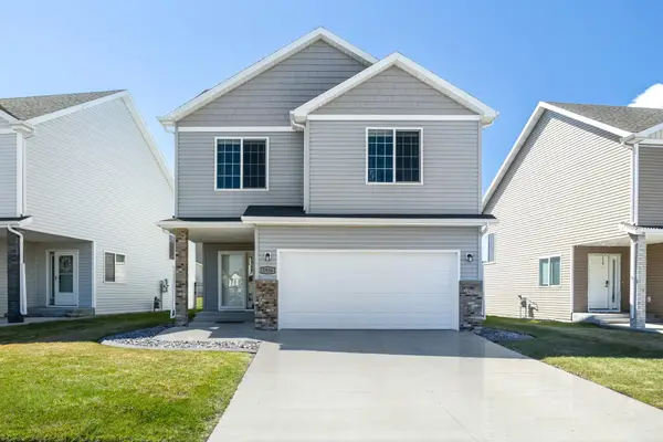 5926 56th Avenue S, Fargo, ND 58104