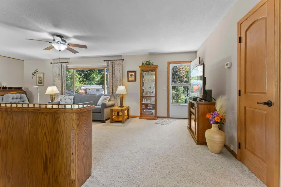 835 Harrington Street Sw, Hutchinson, MN 55350 - #3